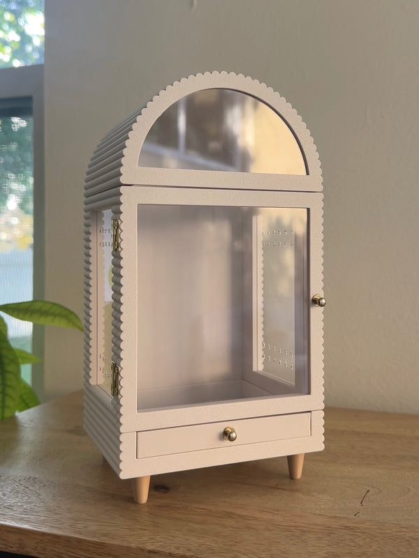 The Classic Arched Enclosure - 5