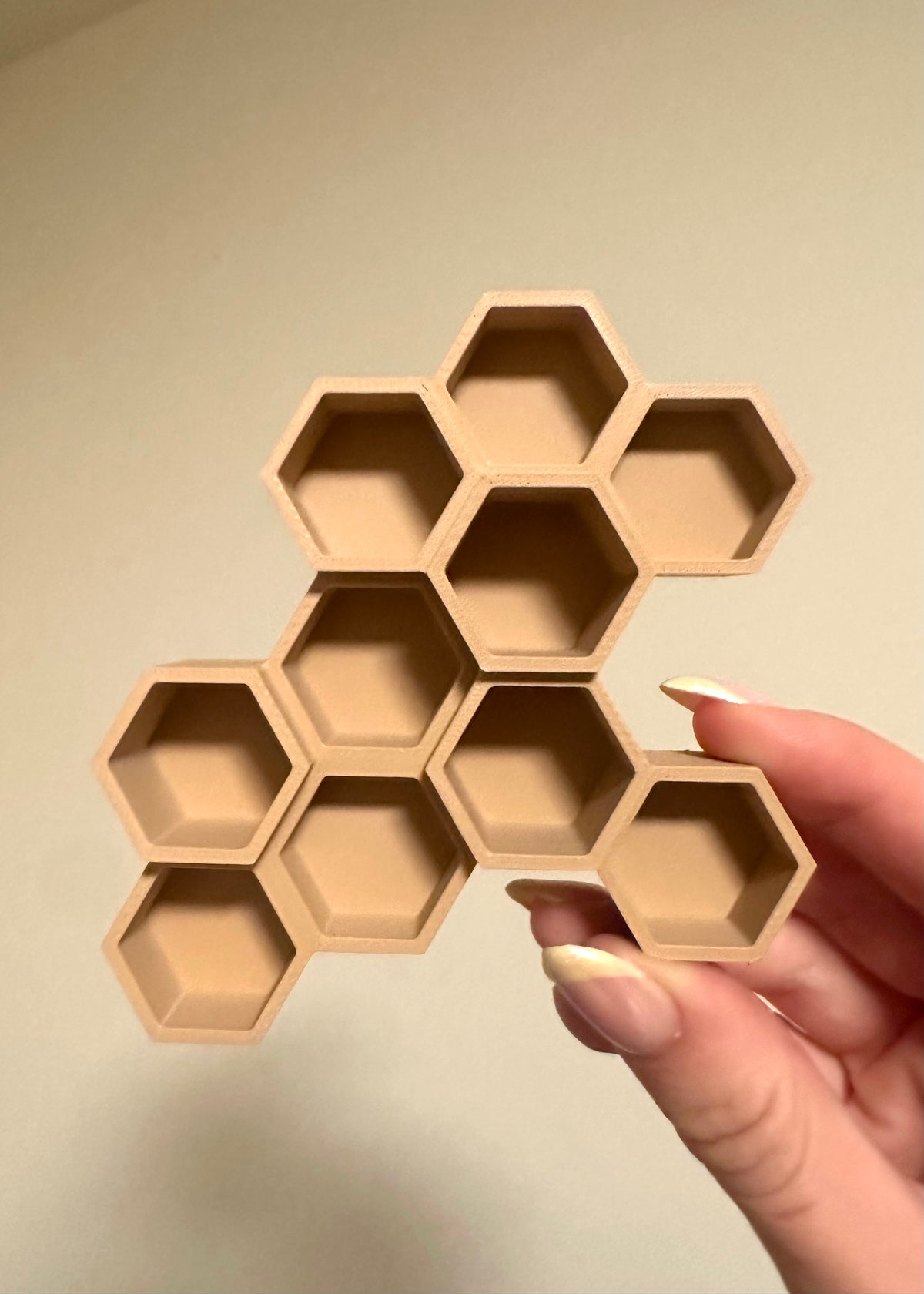 Magnetic Honeycomb Hide